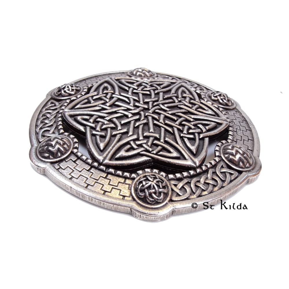 Plaid Brooch Celtic Key