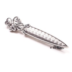 Kilt Pin Shamrock Knot