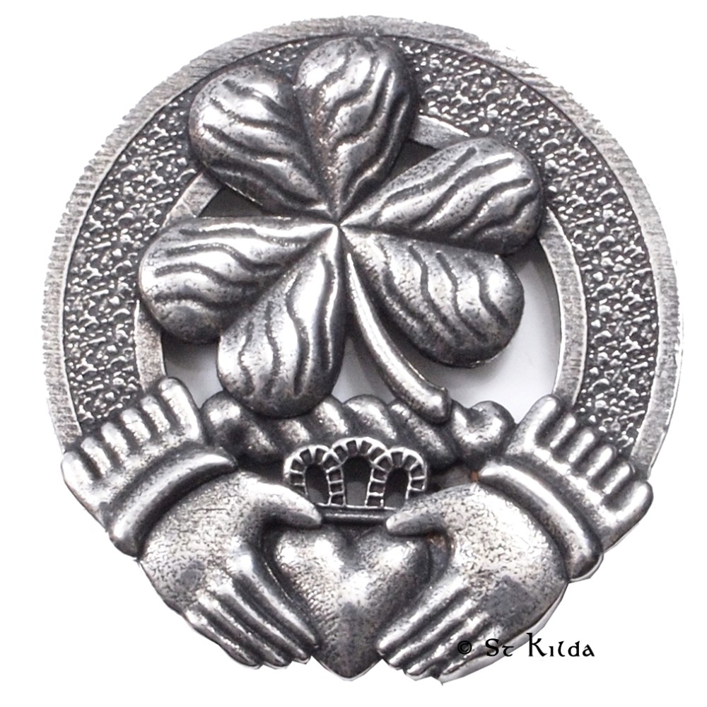 Cap Badge Irish Shamrock