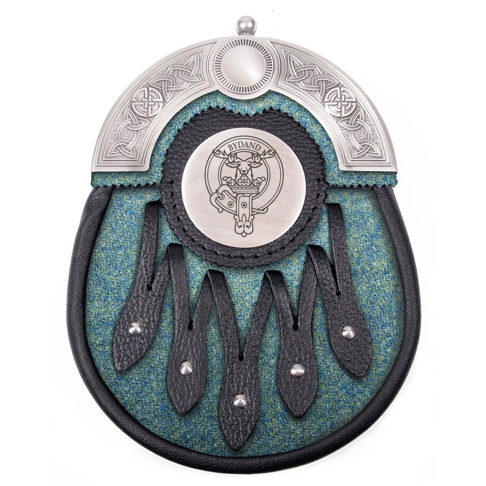 Tweed Sporran with Clan Crest