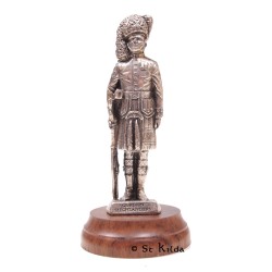 Pipercraft Gordon Highlander Figurine