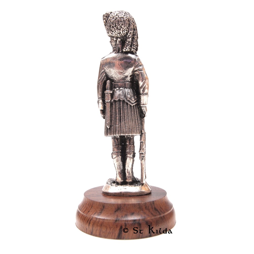 Pipercraft Gordon Highlander Figurine