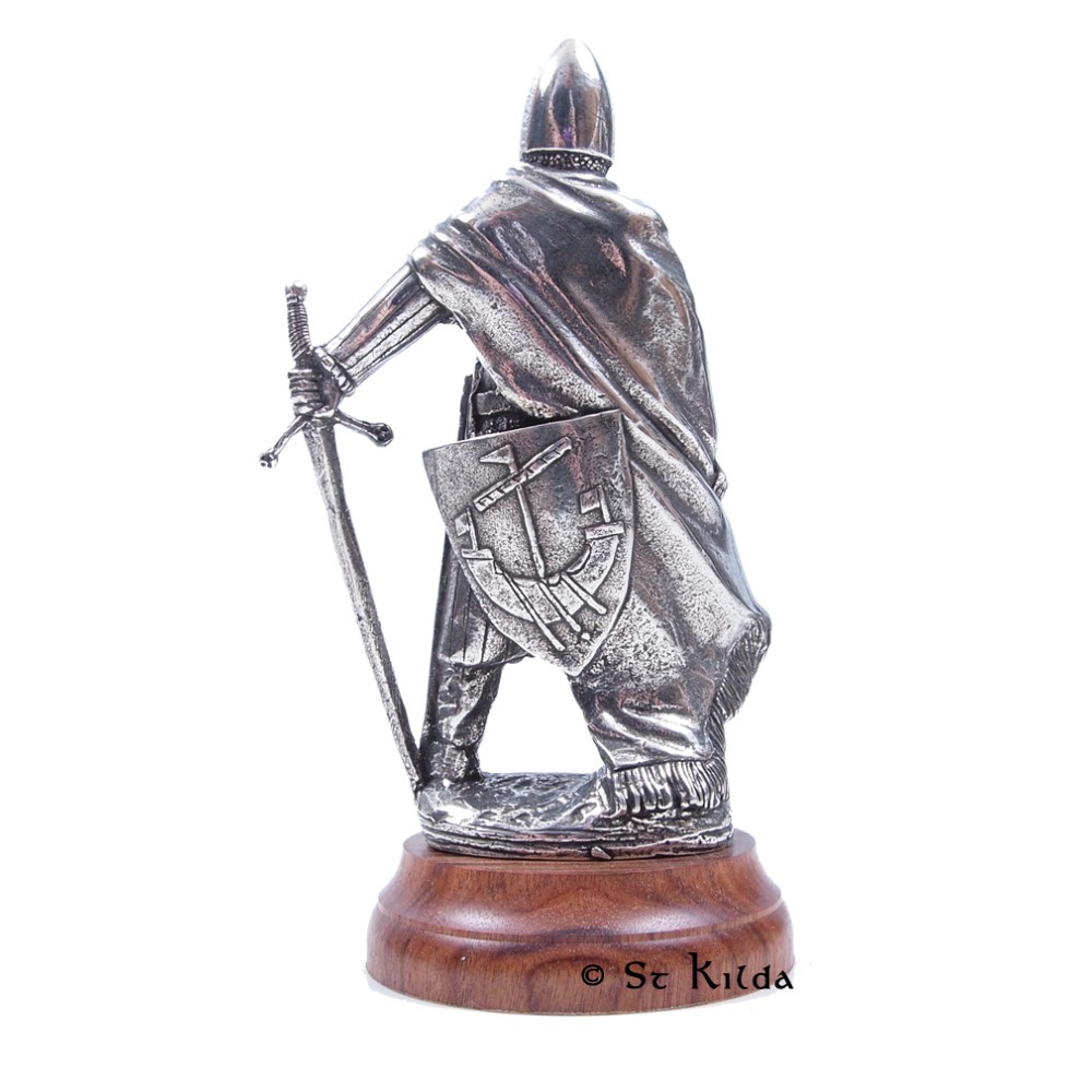 Pipercraft Lord of the Isles Figurine 