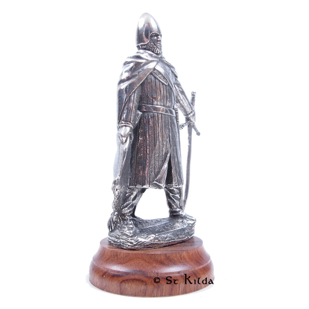 Pipercraft Lord of the Isles Figurine 