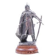 Pipercraft Lord of the Isles Figurine 