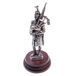 Pipercraft Gordon Highlanders Piper Figurine 