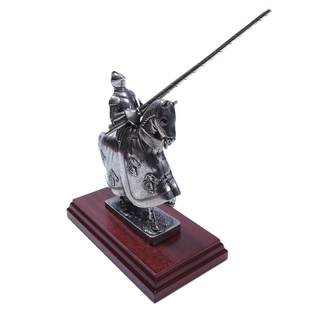 Pipercraft Jouster Figurine