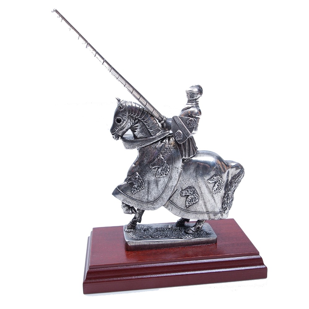 Pipercraft Jouster Figurine
