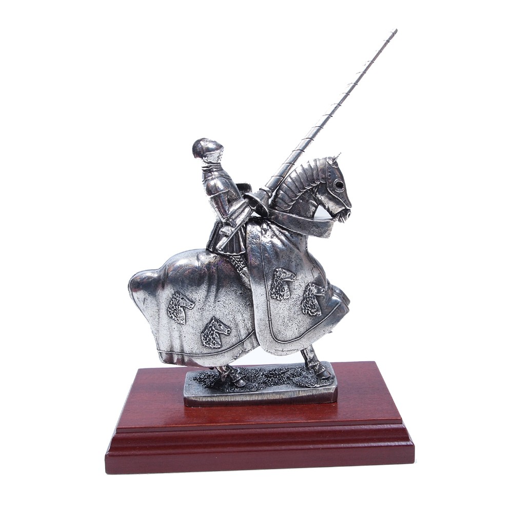 Pipercraft Jouster Figurine