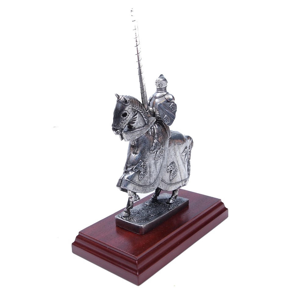 Pipercraft Jouster Figurine