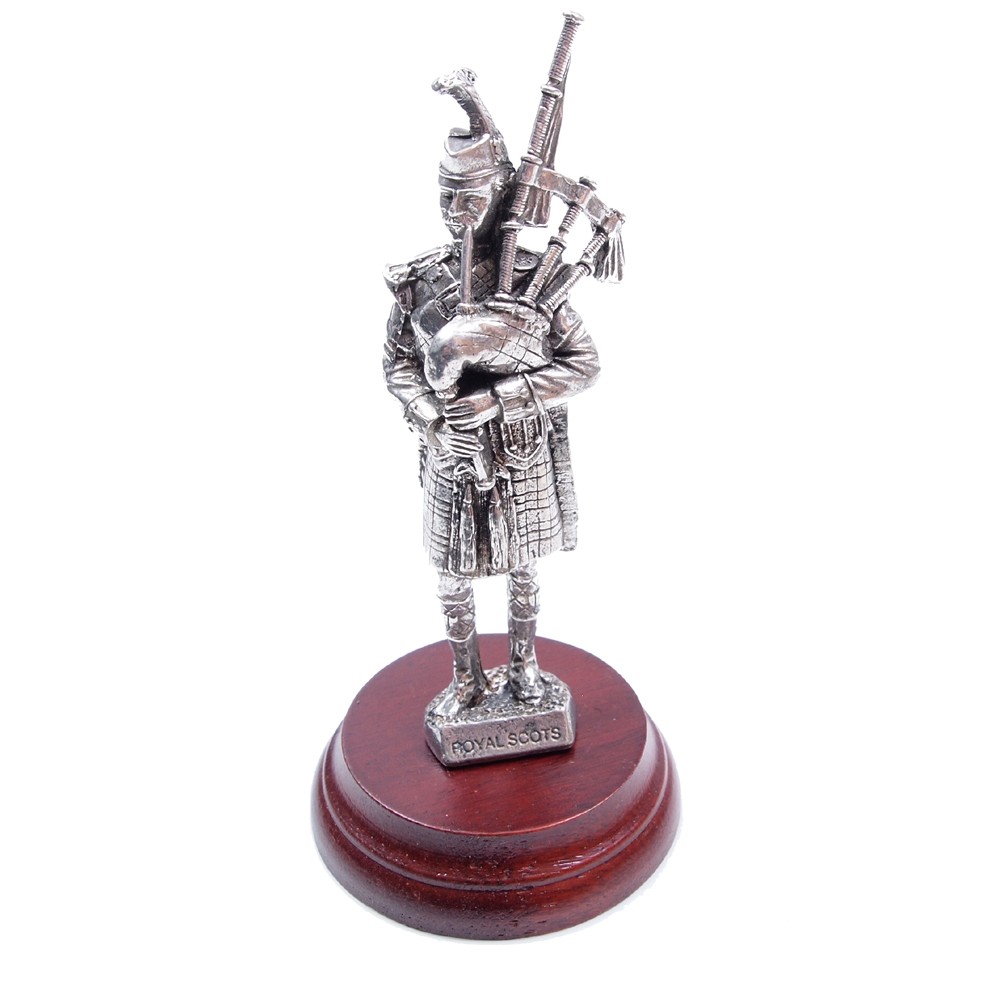 Pipercraft Royal Scots Piper Figurine 