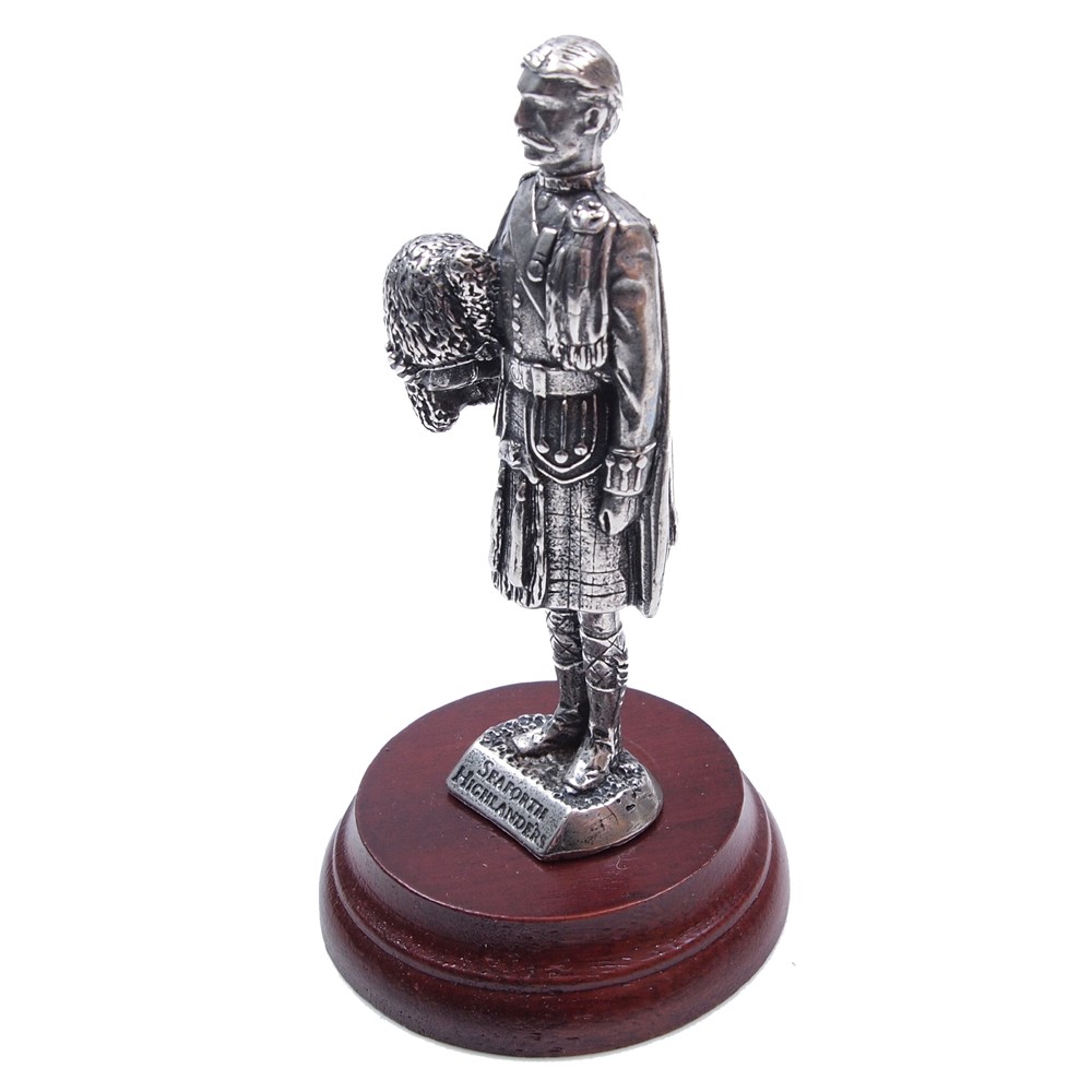 Pipercraft Seaforth Highlanders Figurine 