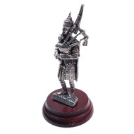 Pipercraft Argyll and Sutherland Highlanders Piper Figurine 