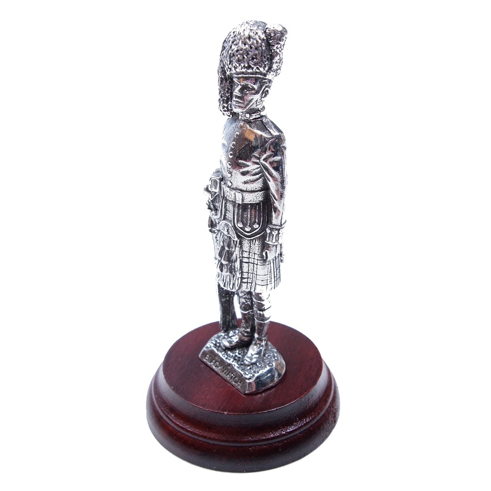Pipercraft Black Watch Highlander Figurine 