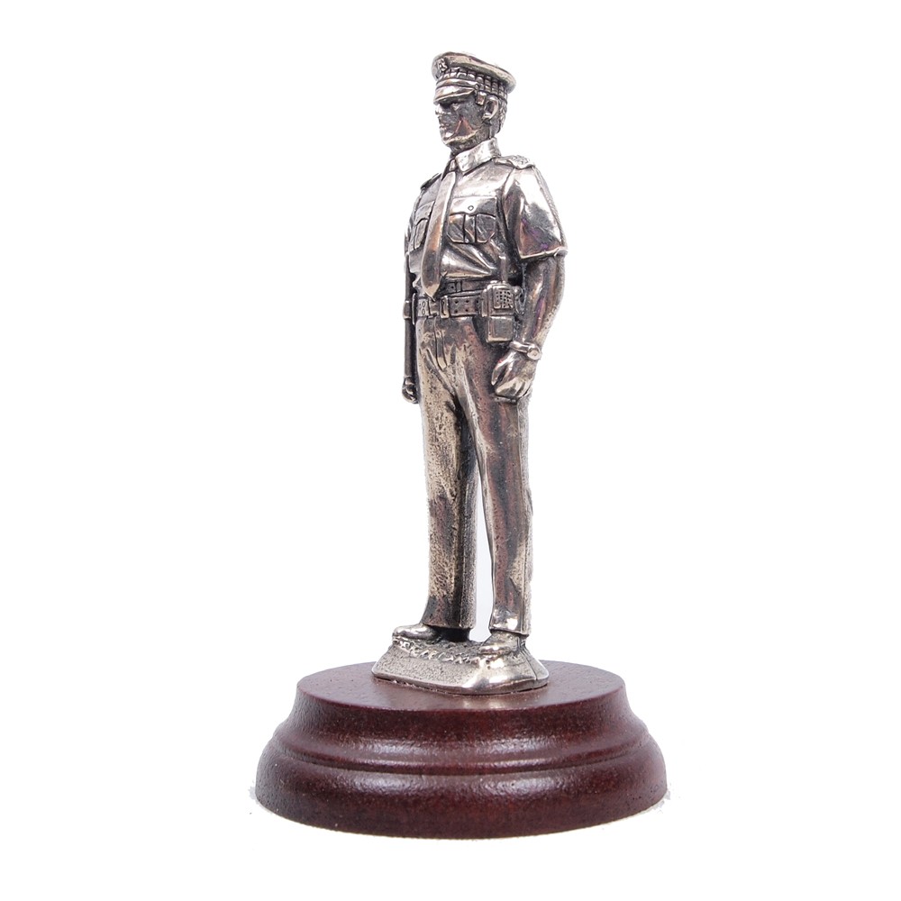 Pipercraft Scottish Police Officer Figurine 
